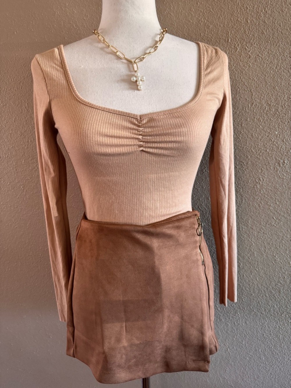 Heart & Hips Ribbed Square Neck Crop Top - Beige - Picture 7 of 10